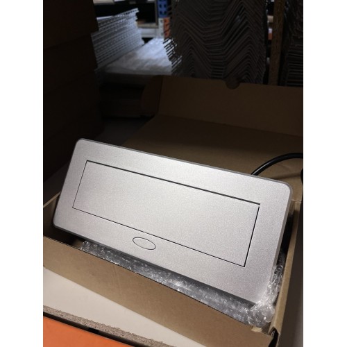 Блок врізний на 3 розетки з кришкою підйомної алюміній з круглими краями - 120525