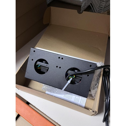 Блок врізний на 3 розетки з кришкою підйомної алюміній з круглими краями - 120525