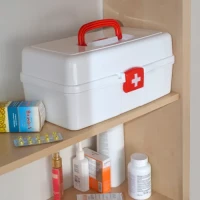 Аптечка-органайзер біла з ручкою та знімним лотком для медикаментів, 355х215х155 мм, ПП
