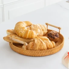 Піднос із ротанга коричневий 280х30 мм для подачі та зберігання дрібниць.