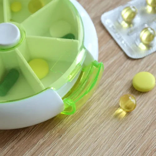 Органайзер для таблеток на 7 днів, круглий, зелений, з поліпропілену, 90х20 мм