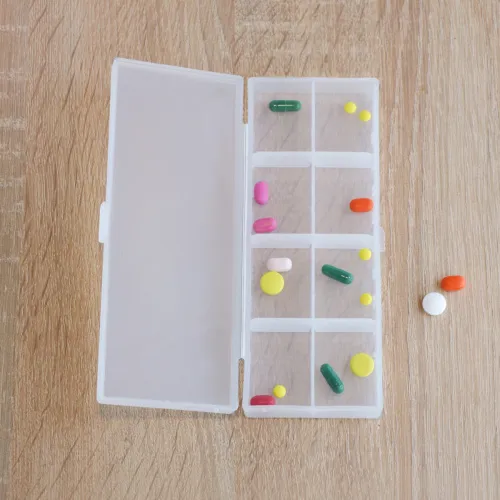 Прозорий органайзер для дрібниць на 8 відділень, пігулка, прямокутна, 168х65х20 мм, ПП