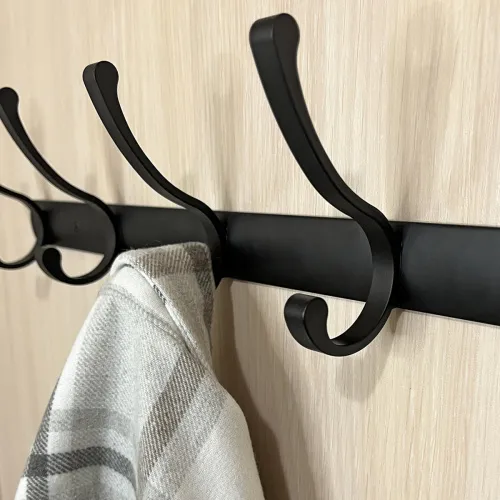 Вешалка на 5 крючков из алюминиевого сплава черного цвета 450х107 мм