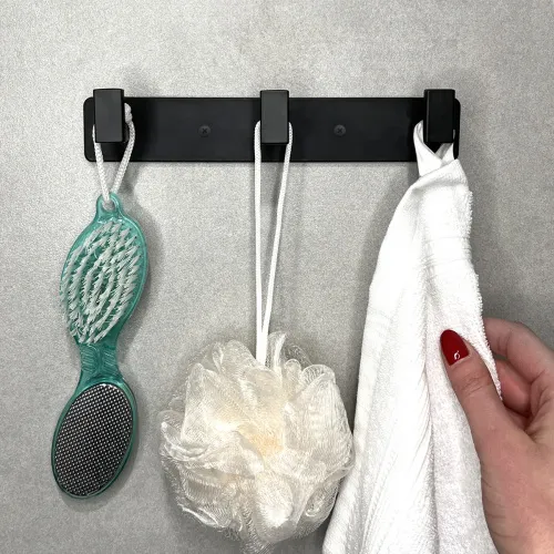 Вешалка на 3 крючка из алюминиевого сплава черного цвета 211х40 мм