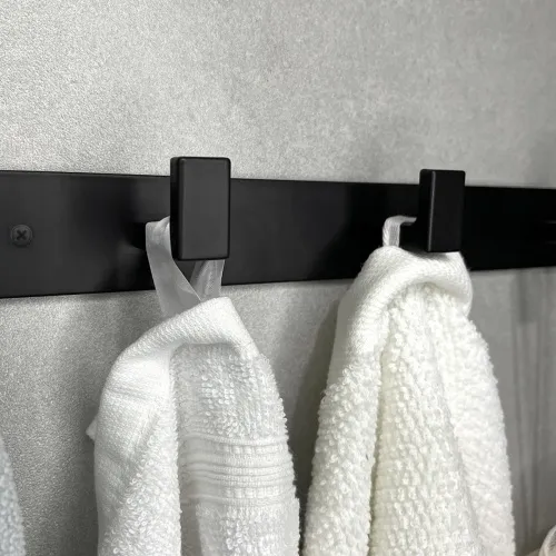 Вешалка на 5 крючков из алюминиевого сплава черного цвета, 382х40 мм