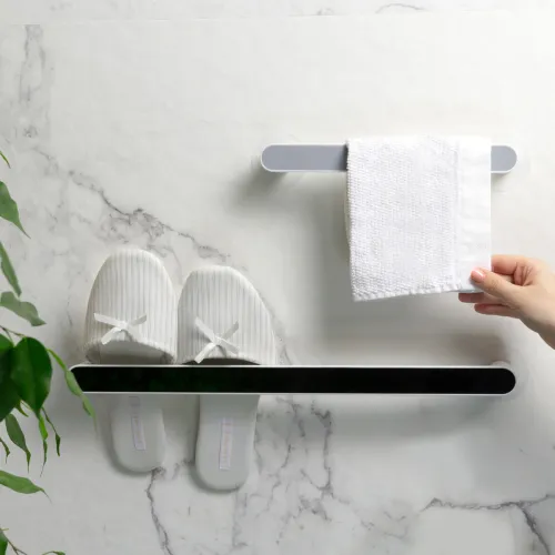 Універсальний тримач MVM 265 мм, що клеиться, білий/сірий для рушників та взуття.