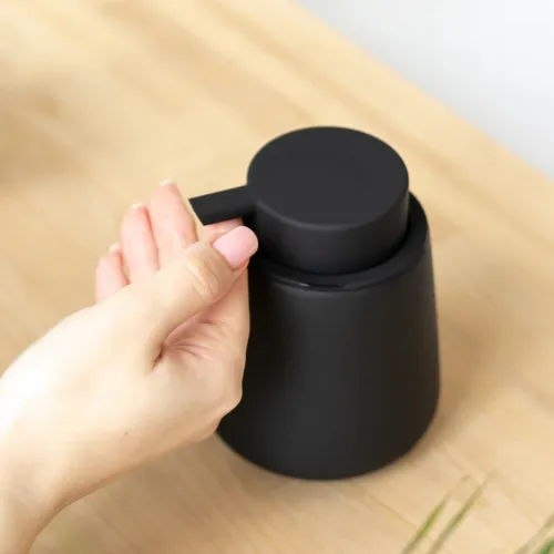 Диспенсер для жидкого мыла МВМ MY HOME Jersey 400 мл, черный, керамика, 75х180 мм